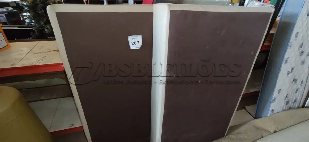 LOTE 207 - 01 BOX CASAL. (NO ESTADO EM QUE SE ENCONTRA. SUJEITO A AVARIAS OCULTAS/VISÍVEIS.) BJ7111F