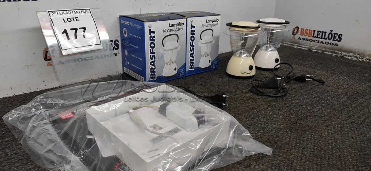 LOTE 177 - 02 LÃMPIÕES RECARREGÁVEIS E 02 PAINÉIS LED DE EMBUTIR. (NO ESTADO) ATENÇÃO! FAZER A VISITAÇÃO ANTES DE ARREMATAR, NÃO SABEMOS SE FUNCIONA. LEILÃO NÃO TEM GARANTIA E NEM DEVOLUÇÃO, SUJEITO A POSSÍVEIS AVARIAS VISÍVEIS/OCULTAS E/OU AUSÊNCIA DE COMPONENTES.