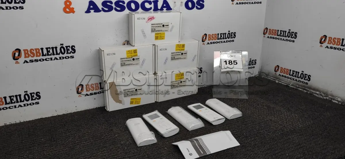 LOTE 185 - 05 CONTROLES DE AR CONDICIONADO MARCA TRANE. (NO ESTADO) ATENÇÃO! FAZER A VISITAÇÃO ANTES DE ARREMATAR, NÃO SABEMOS SE FUNCIONA, LEILÃO NÃO TEM GARANTIA E NEM DEVOLUÇÃO, SUJEITO A POSSÍVEIS AVARIAS VISÍVEIS/OCULTAS E/OU AUSÊNCIA DE COMPONENTES.