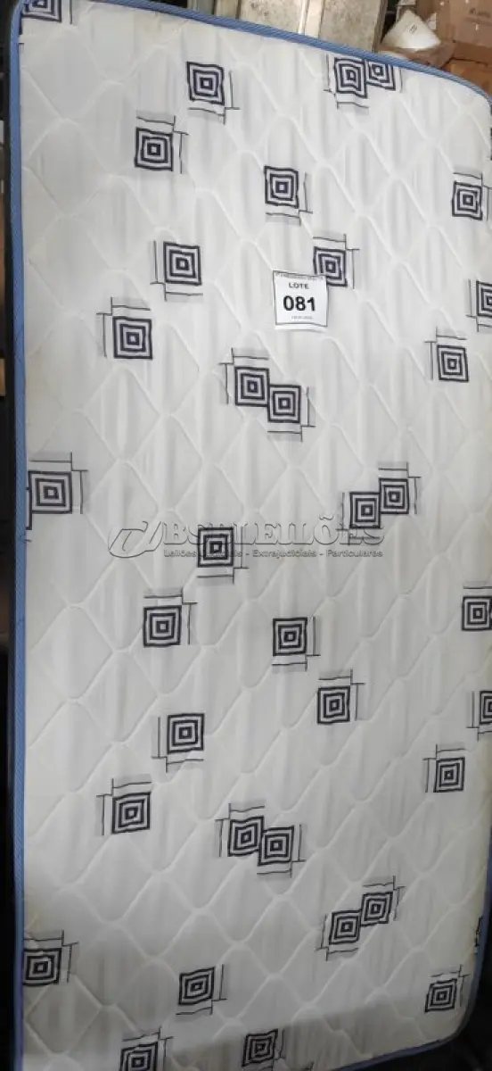 LOTE 081 - 01 COLCHÃO DE SOLTEIRO 1,88CM X 88CM. (NO ESTADO EM QUE SE ENCONTRA. SUJEITO A AVARIAS OCULTAS/VISÍVEIS.) BJ6995U