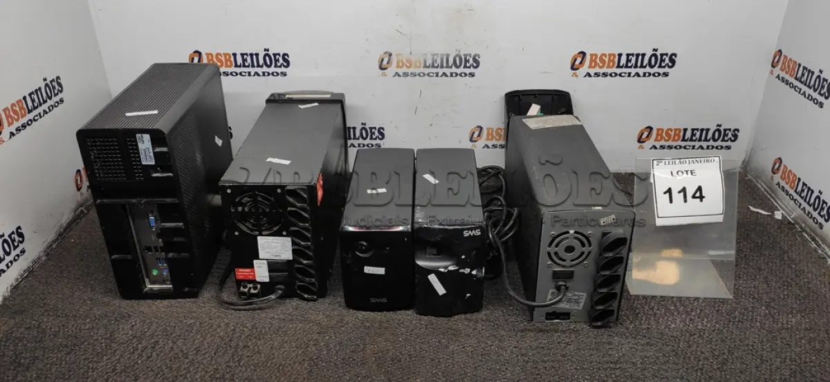 LOTE 114 - 04 NOBREAKS E 01 GABINETE MARCA POITIVO. (NO ESTADO) ATENÇÃO! FAZER A VISITAÇÃO ANTES DE ARREMATAR, NÃO SABEMOS SE FUNCIONA. LEILÃO NÃO TEM GARANTIA E NEM DEVOLUÇÃO, SUJEITO A POSSÍVEIS AVARIAS VISÍVEIS/OCULTAS E/OU AUSÊNCIA DE COMPONENTES.