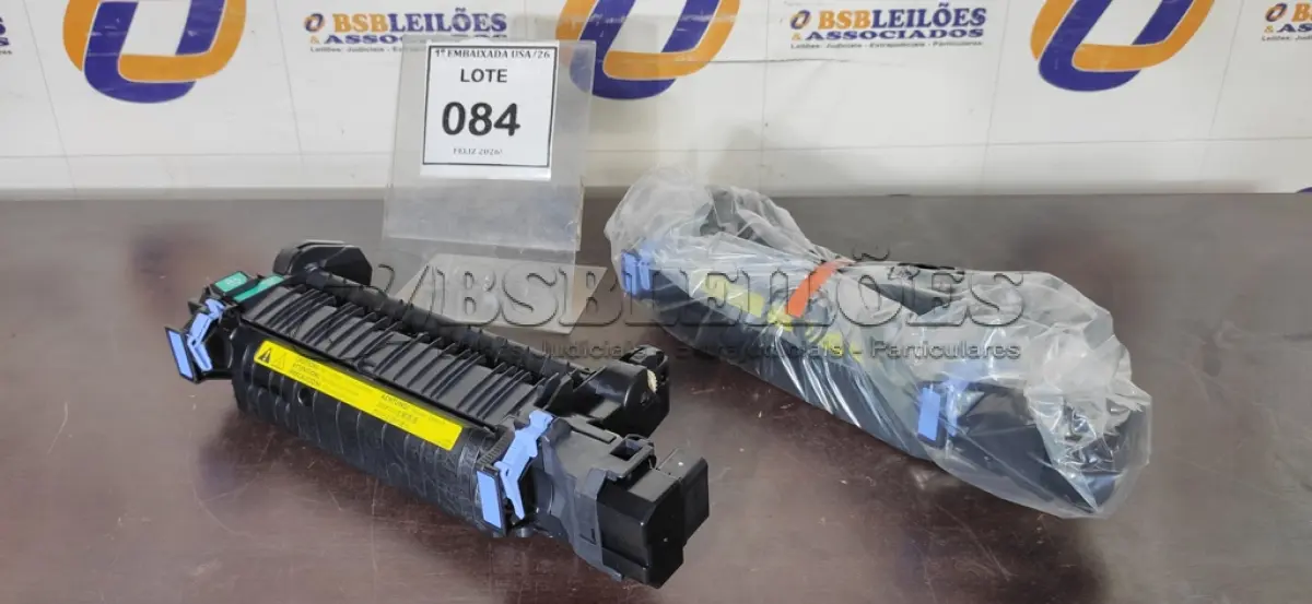 LOTE 084 - 02 CAIXAS COM FUZIL - CE 484 A-HP - 575 110V . (NO ESTADO EM QUE SE ENCONTRA. SUJEITO A AVARIAS OCULTAS/VISÍVEIS.) N/A