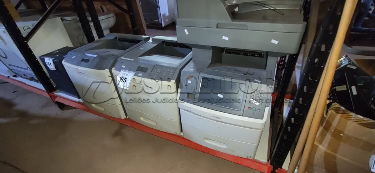 LOTE 065 - 03 IMPRESSORAS MARCA LEXMARK MODELOS DIVERSOS. (NO ESTADO) ATENÇÃO! FAZER A VISITAÇÃO ANTES DE ARREMATAR, NÃO SABEMOS SE FUNCIONA. LEILÃO NÃO TEM GARANTIA E NEM DEVOLUÇÃO, SUJEITO A POSSÍVEIS AVARIAS VISÍVEIS/OCULTAS E/OU AUSÊNCIA DE COMPONENTES.