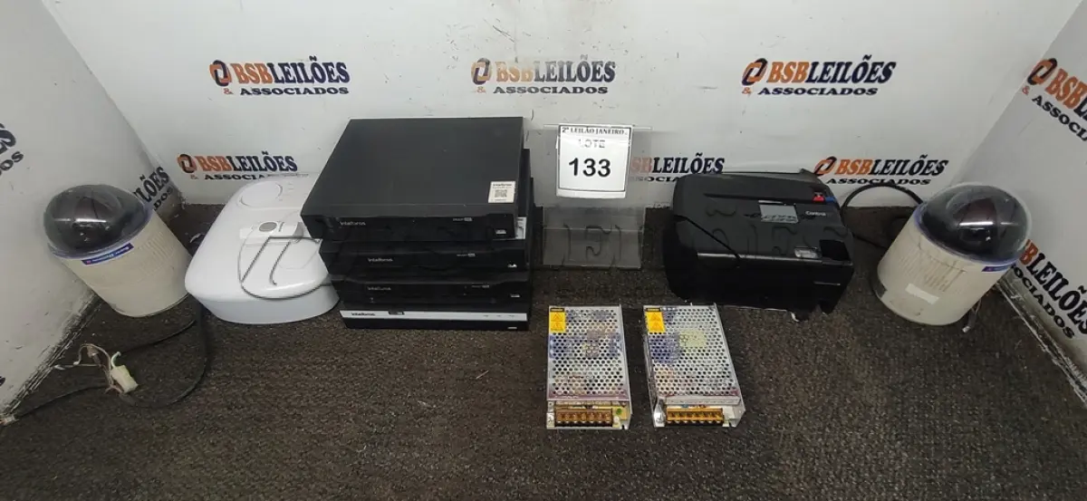 LOTE 133 - 01 FONTE DE ALIMENTAÇÃO MARCA INTELBRAS, 01 RELÓGIO DE PONTO, 02 CÂMERAS DE MONITORAMENTO E 04 DVRS MARCA INTELBRAS. (NO ESTADO) ATENÇÃO! FAZER A VISITAÇÃO ANTES DE ARREMATAR, NÃO SABEMOS SE FUNCIONA. LEILÃO NÃO TEM GARANTIA E NEM DEVOLUÇÃO, SUJEITO A POSSÍVEIS AVARIAS VISÍVEIS/OCULTAS E/OU AUSÊNCIA DE COMPONENTES.