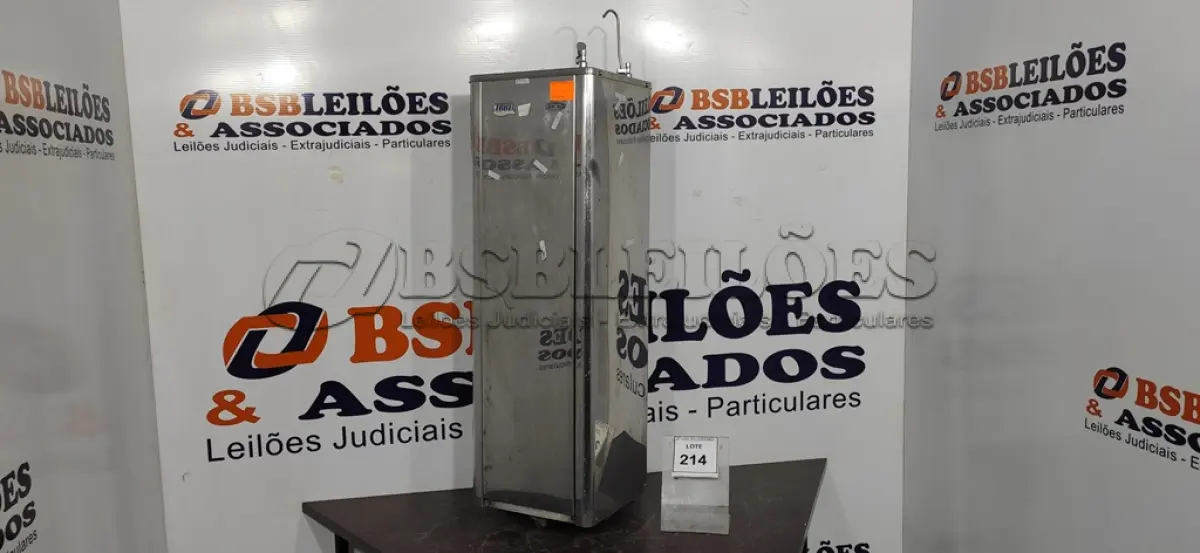 LOTE 214 - 01 BEBEDOURO TIPO TORRE EM INOX. (NO ESTADO) ATENÇÃO! FAZER A VISITAÇÃO ANTES DE ARREMATAR, NÃO SABEMOS SE FUNCIONA, LEILÃO NÃO TEM GARANTIA E NEM DEVOLUÇÃO, SUJEITO A POSSÍVEIS AVARIAS VISÍVEIS/OCULTAS E/OU AUSÊNCIA DE COMPONENTES.