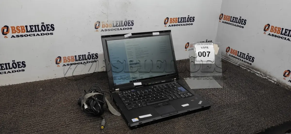LOTE 007 - 01 NOTEBOOK MARCA LENOVO SERIE THINKPAD COM FONTE. (NO ESTADO) ATENÇÃO! FAZER A VISITAÇÃO ANTES DE ARREMATAR, NÃO SABEMOS SE FUNCIONA. LEILÃO NÃO TEM GARANTIA E NEM DEVOLUÇÃO, SUJEITO A POSSÍVEIS AVARIAS VISÍVEIS/OCULTAS E/OU AUSÊNCIA DE COMPONENTES.