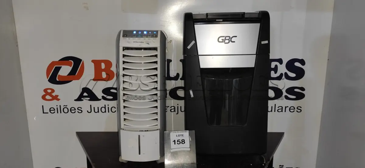 LOTE 158 - 01 CLIMATIZADOR DE AR MARCA ELECTROLUX E 01 FRAGMENTADORA DE PAPEL MARCA GBC. (NO ESTADO) ATENÇÃO! FAZER A VISITAÇÃO ANTES DE ARREMATAR, NÃO SABEMOS SE FUNCIONA. LEILÃO NÃO TEM GARANTIA E NEM DEVOLUÇÃO, SUJEITO A POSSÍVEIS AVARIAS VISÍVEIS/OCULTAS E/OU AUSÊNCIA DE COMPONENTES.