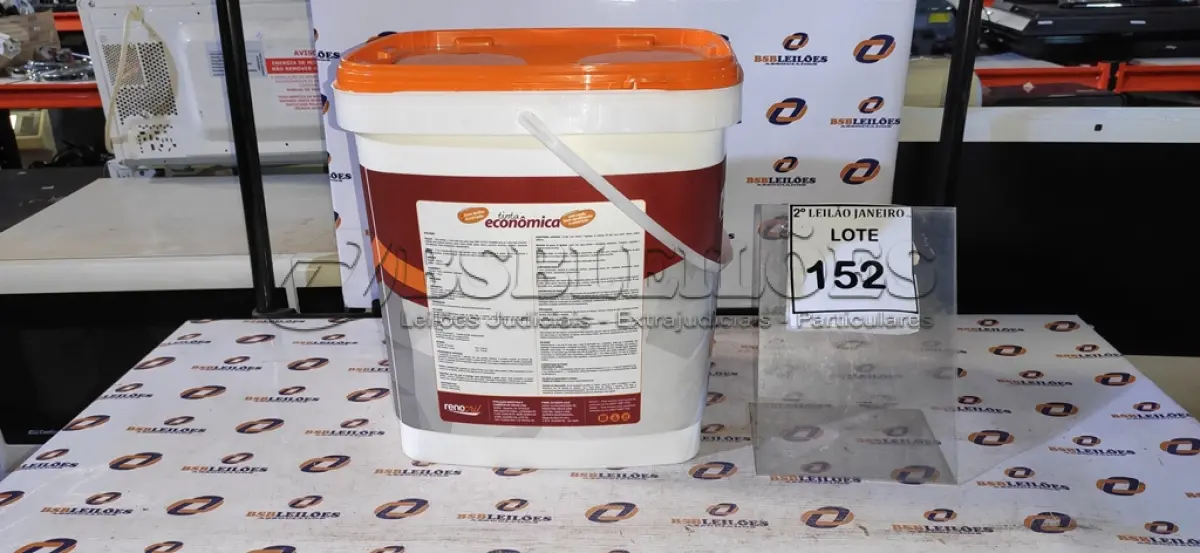 LOTE 152 - 01 BALDE DE TINTA ACRÍLICA 16L NA COR BRANCO NEVE SEMI BRILHO ACETINADO VALIDADE 10/27 MARCA RENOCRIL. (NO ESTADO) ATENÇÃO! FAZER A VISITAÇÃO ANTES DE ARREMATAR, NÃO SABEMOS SE FUNCIONA. LEILÃO NÃO TEM GARANTIA E NEM DEVOLUÇÃO, SUJEITO A POSSÍVEIS AVARIAS VISÍVEIS/OCULTAS E/OU AUSÊNCIA DE COMPONENTES.