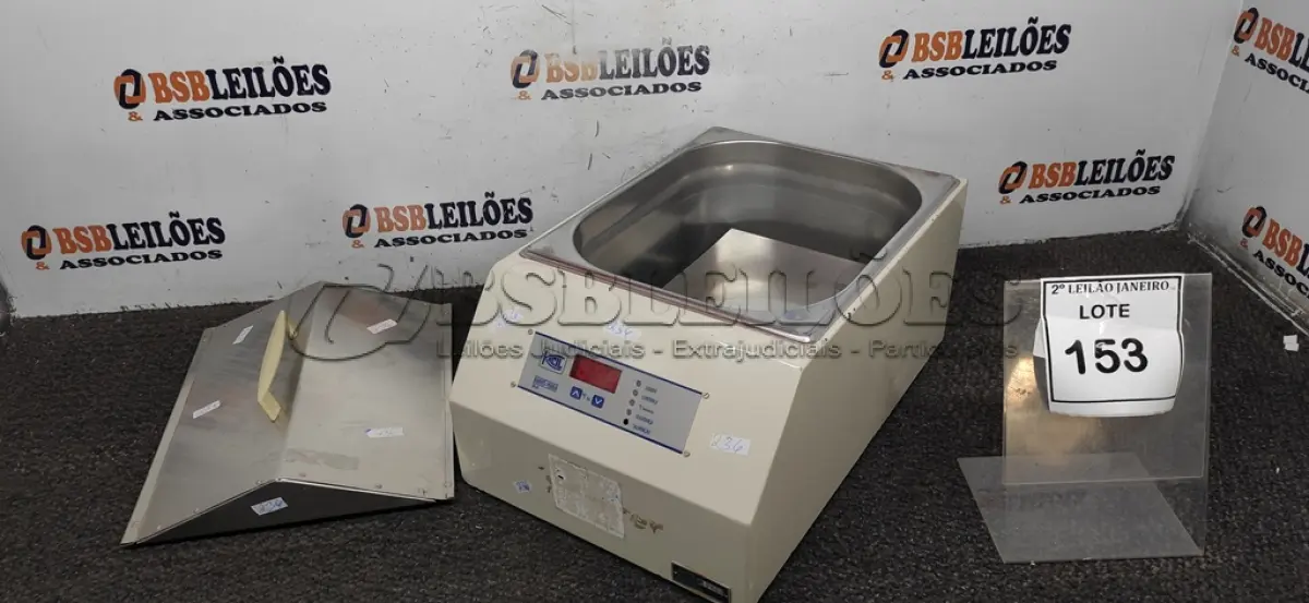 LOTE 153 - 01 BANHO MARIA MARCA KACIL. (NO ESTADO) ATENÇÃO! FAZER A VISITAÇÃO ANTES DE ARREMATAR, NÃO SABEMOS SE FUNCIONA. LEILÃO NÃO TEM GARANTIA E NEM DEVOLUÇÃO, SUJEITO A POSSÍVEIS AVARIAS VISÍVEIS/OCULTAS E/OU AUSÊNCIA DE COMPONENTES.