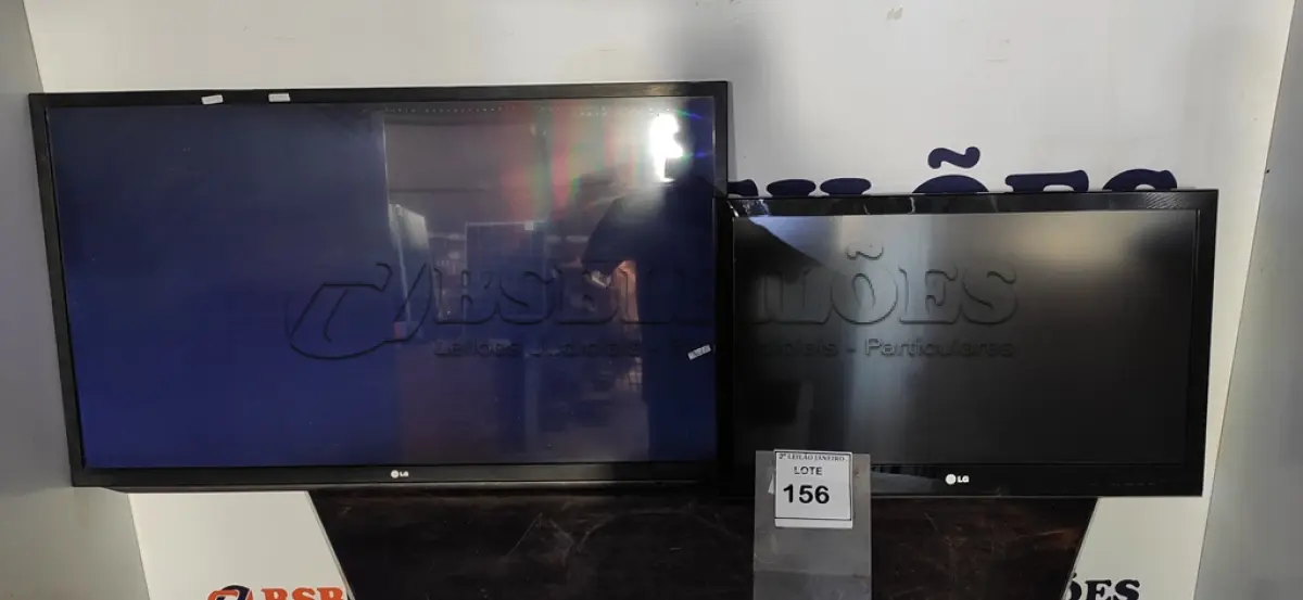 LOTE 156 - 02 TVS LCD DE 47’’ E 32’’ MARCA LG. (NO ESTADO) ATENÇÃO! FAZER A VISITAÇÃO ANTES DE ARREMATAR, NÃO SABEMOS SE FUNCIONA. LEILÃO NÃO TEM GARANTIA E NEM DEVOLUÇÃO, SUJEITO A POSSÍVEIS AVARIAS VISÍVEIS/OCULTAS E/OU AUSÊNCIA DE COMPONENTES.