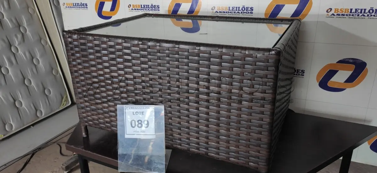 LOTE 089 - 01 MESA DE JARDIM. (NO ESTADO EM QUE SE ENCONTRA. SUJEITO A AVARIAS OCULTAS/VISÍVEIS.) BH1590U