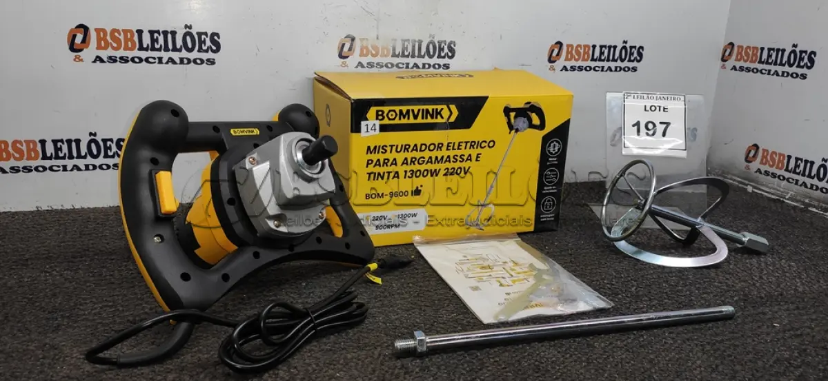 LOTE 197 - 01 MISTURADOR ELÉTRICO DE TINTAS E ARGAMASSA COMPLETO COM BATEDOR  1300W 220V ( PRODUTO NOVO). (NO ESTADO) ATENÇÃO! FAZER A VISITAÇÃO ANTES DE ARREMATAR, NÃO SABEMOS SE FUNCIONA. LEILÃO NÃO TEM GARANTIA E NEM DEVOLUÇÃO, SUJEITO A POSSÍVEIS AVARIAS VISÍVEIS/OCULTAS E/OU AUSÊNCIA DE COMPONENTES.