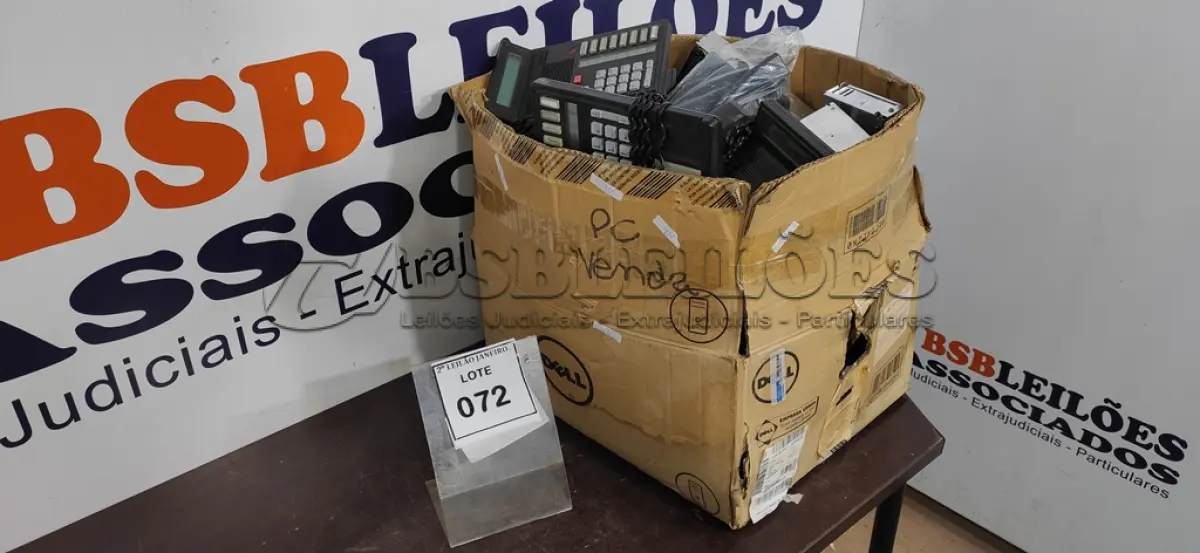 LOTE 072 - 01 LOTE COM VÁRIOS APARELHOS DE TELEFONE E FONTES CHAVEADAS. (NO ESTADO) ATENÇÃO! FAZER A VISITAÇÃO ANTES DE ARREMATAR, NÃO SABEMOS SE FUNCIONA. LEILÃO NÃO TEM GARANTIA E NEM DEVOLUÇÃO, SUJEITO A POSSÍVEIS AVARIAS VISÍVEIS/OCULTAS E/OU AUSÊNCIA DE COMPONENTES.