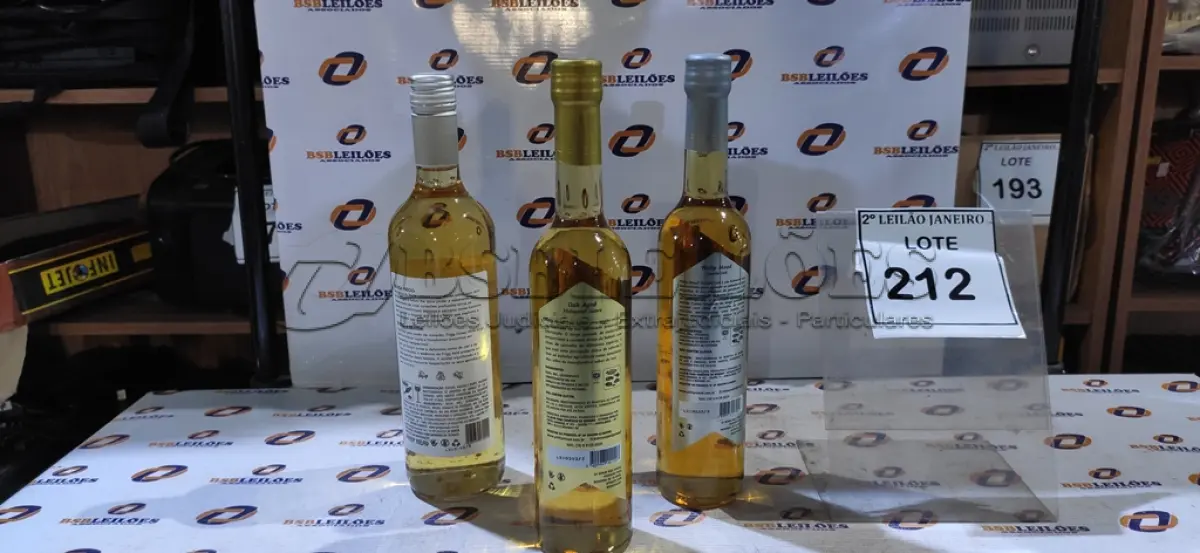 LOTE 212 - 03 GARRAFAS DE HIDROMEL DE 500ML SABORES DIVERSOS MARCA PHILIP MEAD . (NO ESTADO) ATENÇÃO! FAZER A VISITAÇÃO ANTES DE ARREMATAR, NÃO SABEMOS SE FUNCIONA. LEILÃO NÃO TEM GARANTIA E NEM DEVOLUÇÃO, SUJEITO A POSSÍVEIS AVARIAS VISÍVEIS/OCULTAS E/OU AUSÊNCIA DE COMPONENTES.