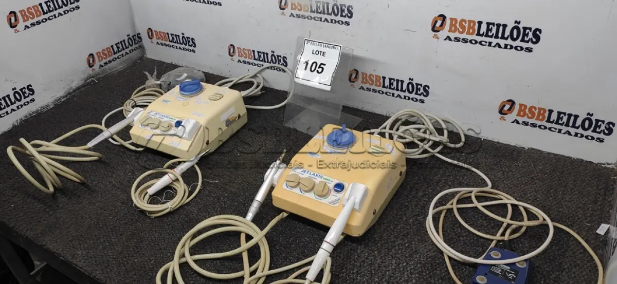 LOTE 105 - 02 APARELHOS ODONTOLÓGICOS MODELO SCHUSTER SONIC BP MARCA JET LAXIS. (NO ESTADO) ATENÇÃO! FAZER A VISITAÇÃO ANTES DE ARREMATAR, NÃO SABEMOS SE FUNCIONA. LEILÃO NÃO TEM GARANTIA E NEM DEVOLUÇÃO, SUJEITO A POSSÍVEIS AVARIAS VISÍVEIS/OCULTAS E/OU AUSÊNCIA DE COMPONENTES.