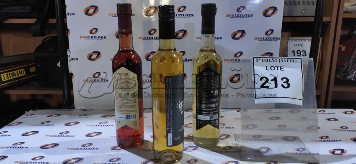 LOTE 213 - 03 GARRAFAS DE HIDROMEL DE 500ML SABORES DIVERSOS MARCA PHILIP MEAD . (NO ESTADO) ATENÇÃO! FAZER A VISITAÇÃO ANTES DE ARREMATAR, NÃO SABEMOS SE FUNCIONA. LEILÃO NÃO TEM GARANTIA E NEM DEVOLUÇÃO, SUJEITO A POSSÍVEIS AVARIAS VISÍVEIS/OCULTAS E/OU AUSÊNCIA DE COMPONENTES.