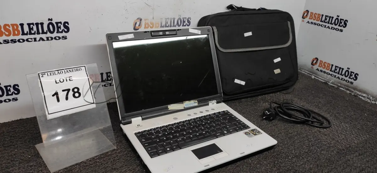 LOTE 178 - 01 NOTEBOOK MARCA DATEN COM PASTA. (NO ESTADO) ATENÇÃO! FAZER A VISITAÇÃO ANTES DE ARREMATAR, NÃO SABEMOS SE FUNCIONA. LEILÃO NÃO TEM GARANTIA E NEM DEVOLUÇÃO, SUJEITO A POSSÍVEIS AVARIAS VISÍVEIS/OCULTAS E/OU AUSÊNCIA DE COMPONENTES.