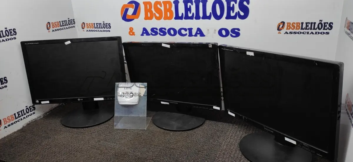 LOTE 039 - 02 MONITORES MARCA POSITIVO E 01 MONITOR MARCA LG. (NO ESTADO) ATENÇÃO! FAZER A VISITAÇÃO ANTES DE ARREMATAR, NÃO SABEMOS SE FUNCIONA. LEILÃO NÃO TEM GARANTIA E NEM DEVOLUÇÃO, SUJEITO A POSSÍVEIS AVARIAS VISÍVEIS/OCULTAS E/OU AUSÊNCIA DE COMPONENTES.