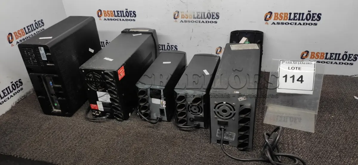 LOTE 114 - 04 NOBREAKS E 01 GABINETE MARCA POITIVO. (NO ESTADO) ATENÇÃO! FAZER A VISITAÇÃO ANTES DE ARREMATAR, NÃO SABEMOS SE FUNCIONA. LEILÃO NÃO TEM GARANTIA E NEM DEVOLUÇÃO, SUJEITO A POSSÍVEIS AVARIAS VISÍVEIS/OCULTAS E/OU AUSÊNCIA DE COMPONENTES.