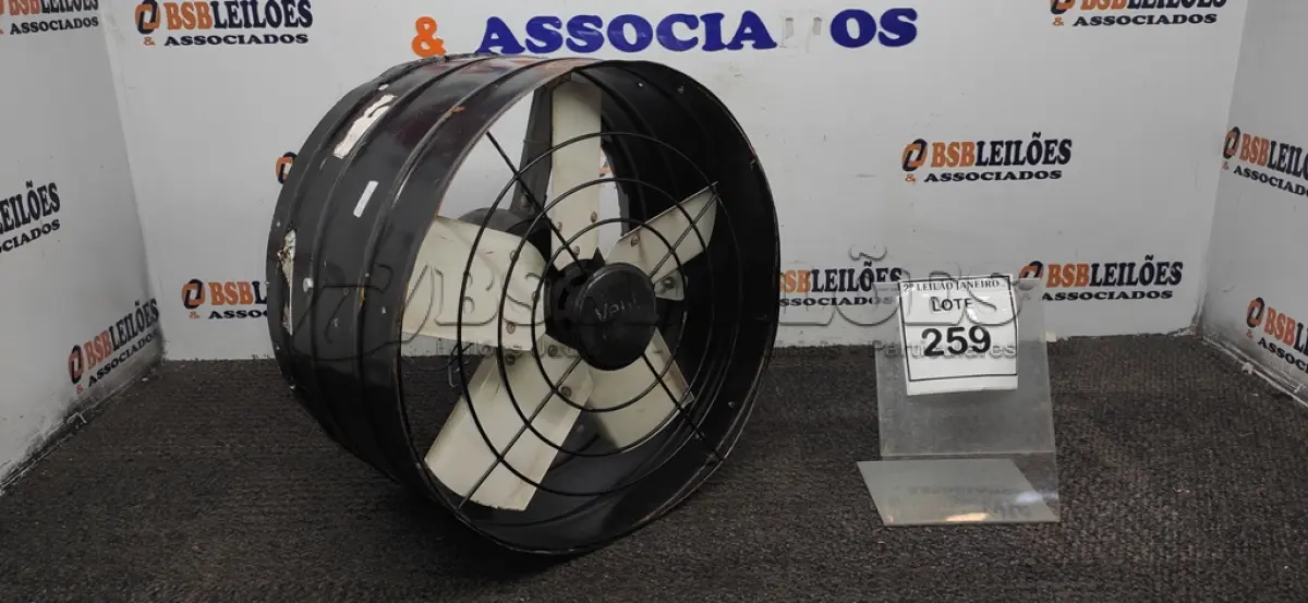 LOTE 259 - 01 EXAUSTOR DE 40CM. (NO ESTADO) ATENÇÃO! FAZER A VISITAÇÃO ANTES DE ARREMATAR, NÃO SABEMOS SE FUNCIONA. LEILÃO NÃO TEM GARANTIA E NEM DEVOLUÇÃO, SUJEITO A POSSÍVEIS AVARIAS VISÍVEIS/OCULTAS E/OU AUSÊNCIA DE COMPONENTES.