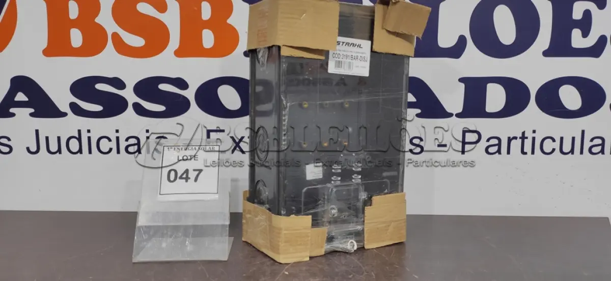 LOTE 047 - 01 CAIXA CMA PARA DISJUNTORES E BARRAMENTO. (NO ESTADO) ATENÇÃO! FAZER A VISITAÇÃO ANTES DE ARREMATAR, NÃO SABEMOS SE FUNCIONA, LEILÃO NÃO TEM GARANTIA E NEM DEVOLUÇÃO, SUJEITO A POSSÍVEIS AVARIAS VISÍVEIS/OCULTAS E/OU AUSÊNCIA DE COMPONENTES.