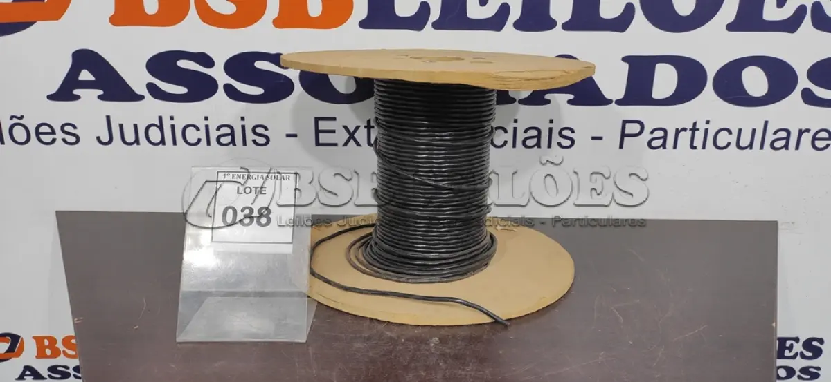 LOTE 038 - 01 CARRETEL COM FIO DATA LINK AFT 2X18 AWG PRETO. (NO ESTADO) ATENÇÃO! FAZER A VISITAÇÃO ANTES DE ARREMATAR, NÃO SABEMOS SE FUNCIONA, LEILÃO NÃO TEM GARANTIA E NEM DEVOLUÇÃO, SUJEITO A POSSÍVEIS AVARIAS VISÍVEIS/OCULTAS E/OU AUSÊNCIA DE COMPONENTES.