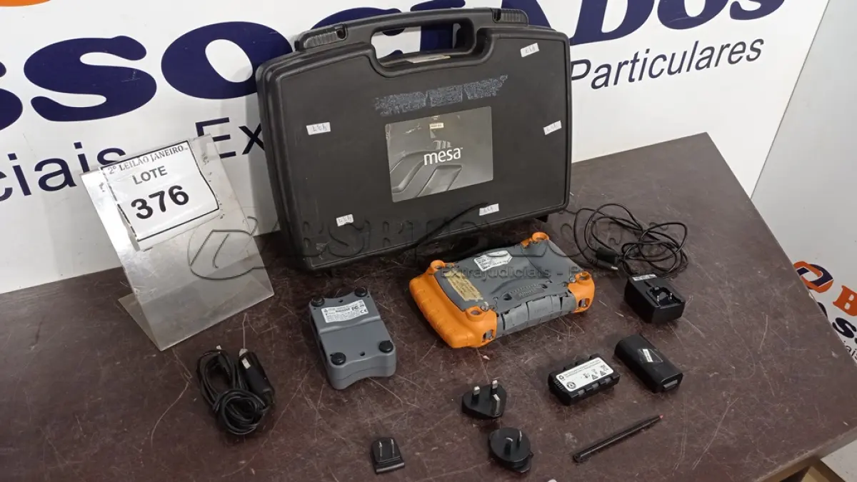 LOTE 376 - 01 COLETORA DE DADOS COM BATERIAS CABOS E MALETA MODELO MESA 3 MARCA JUNIPE. (NO ESTADO) ATENÇÃO! FAZER A VISITAÇÃO ANTES DE ARREMATAR, NÃO SABEMOS SE FUNCIONA. LEILÃO NÃO TEM GARANTIA E NEM DEVOLUÇÃO, SUJEITO A POSSÍVEIS AVARIAS VISÍVEIS/OCULTAS E/OU AUSÊNCIA DE COMPONENTES.