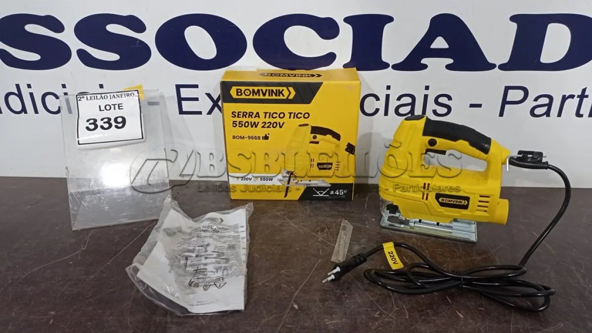 LOTE 339 - 01 SERRA TICO TICO 550W 220(PRODUTO NOVO). (NO ESTADO) ATENÇÃO! FAZER A VISITAÇÃO ANTES DE ARREMATAR, NÃO SABEMOS SE FUNCIONA. LEILÃO NÃO TEM GARANTIA E NEM DEVOLUÇÃO, SUJEITO A POSSÍVEIS AVARIAS VISÍVEIS/OCULTAS E/OU AUSÊNCIA DE COMPONENTES.