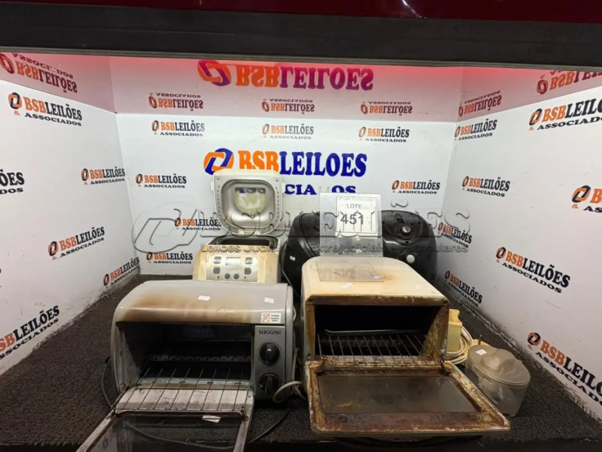 LOTE 451 - 02 AIR FRYER, 02 FORNOS ELÉTRICOS, 01 MULTIPANE E 01 MINIPROCESSADOR. (NO ESTADO) ATENÇÃO! FAZER A VISITAÇÃO ANTES DE ARREMATAR, NÃO SABEMOS SE FUNCIONA, LEILÃO NÃO TEM GARANTIA E NEM DEVOLUÇÃO, SUJEITO A POSSÍVEIS AVARIAS VISÍVEIS/OCULTAS E/OU AUSÊNCIA DE COMPONENTES.
