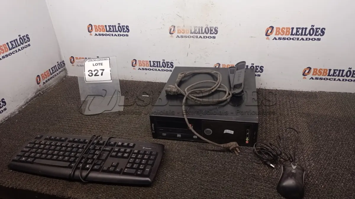 LOTE 327 - 01 CPU INFORWAY 4GB HD 500, 01 MOUSE, 01 TECLADO, 01 BASE DE CPU, 01 CABO DE FORÇA. (NO ESTADO) ATENÇÃO! FAZER A VISITAÇÃO ANTES DE ARREMATAR, NÃO SABEMOS SE FUNCIONA. LEILÃO NÃO TEM GARANTIA E NEM DEVOLUÇÃO, SUJEITO A POSSÍVEIS AVARIAS VISÍVEIS/OCULTAS E/OU AUSÊNCIA DE COMPONENTES.