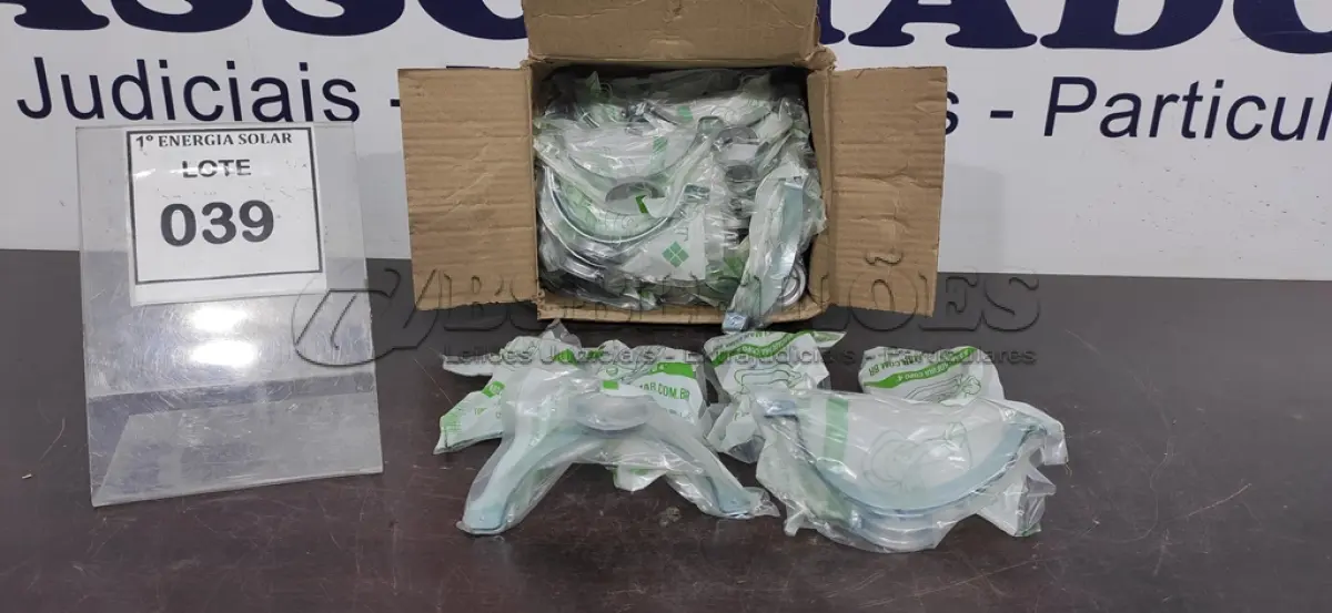 LOTE 039 - 01 CAIXA COM ABRAÇADEIRAS COPO 4”. (NO ESTADO) ATENÇÃO! FAZER A VISITAÇÃO ANTES DE ARREMATAR, NÃO SABEMOS SE FUNCIONA, LEILÃO NÃO TEM GARANTIA E NEM DEVOLUÇÃO, SUJEITO A POSSÍVEIS AVARIAS VISÍVEIS/OCULTAS E/OU AUSÊNCIA DE COMPONENTES.