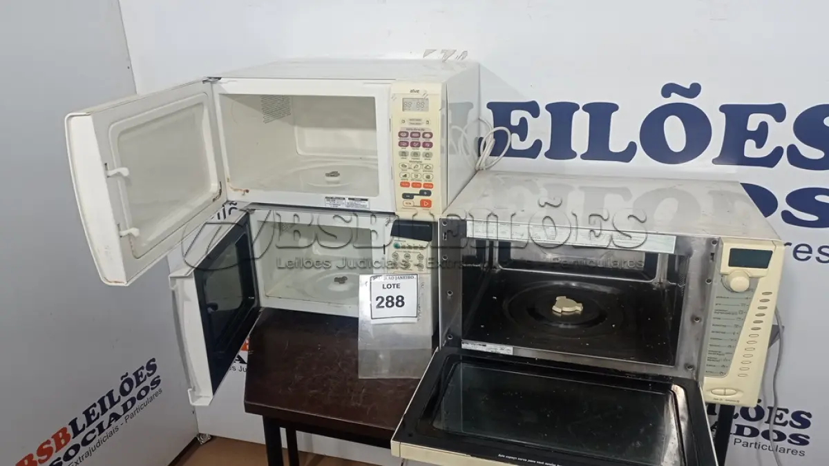 LOTE 288 - 02 MICRO-ONDAS MARCA BRASTEMP E 01 MICRO-ONDAS MARCA ELECTROLUX. (NO ESTADO) ATENÇÃO! FAZER A VISITAÇÃO ANTES DE ARREMATAR, NÃO SABEMOS SE FUNCIONA. LEILÃO NÃO TEM GARANTIA E NEM DEVOLUÇÃO, SUJEITO A POSSÍVEIS AVARIAS VISÍVEIS/OCULTAS E/OU AUSÊNCIA DE COMPONENTES.