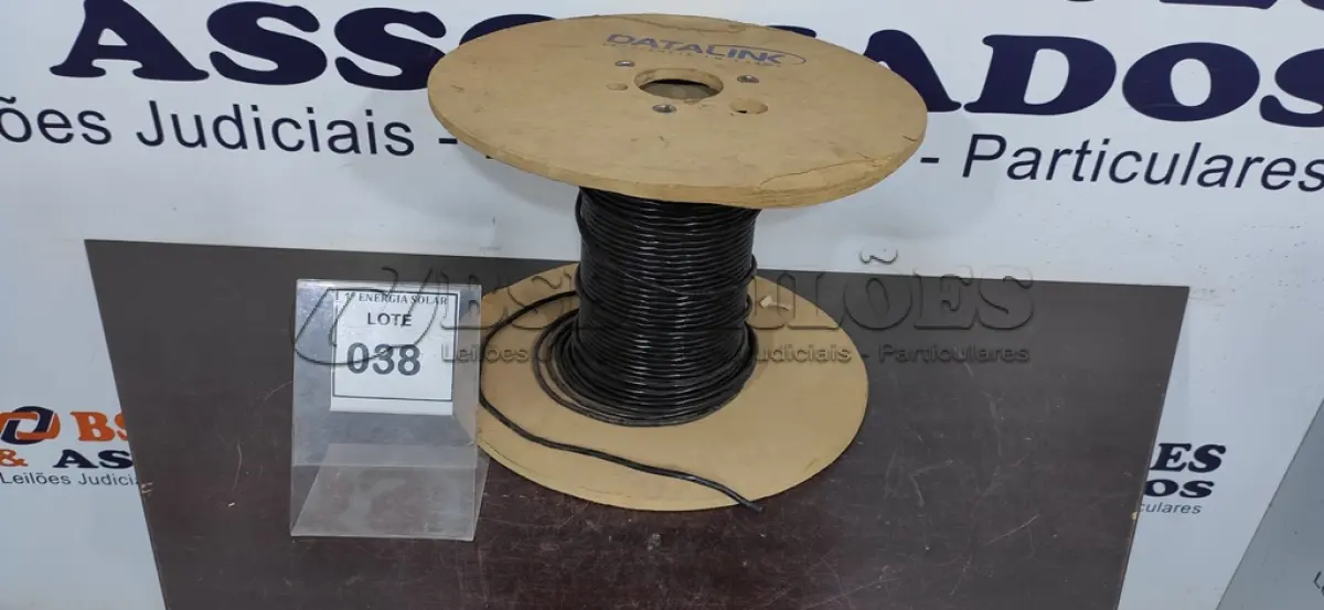 LOTE 038 - 01 CARRETEL COM FIO DATA LINK AFT 2X18 AWG PRETO. (NO ESTADO) ATENÇÃO! FAZER A VISITAÇÃO ANTES DE ARREMATAR, NÃO SABEMOS SE FUNCIONA, LEILÃO NÃO TEM GARANTIA E NEM DEVOLUÇÃO, SUJEITO A POSSÍVEIS AVARIAS VISÍVEIS/OCULTAS E/OU AUSÊNCIA DE COMPONENTES.