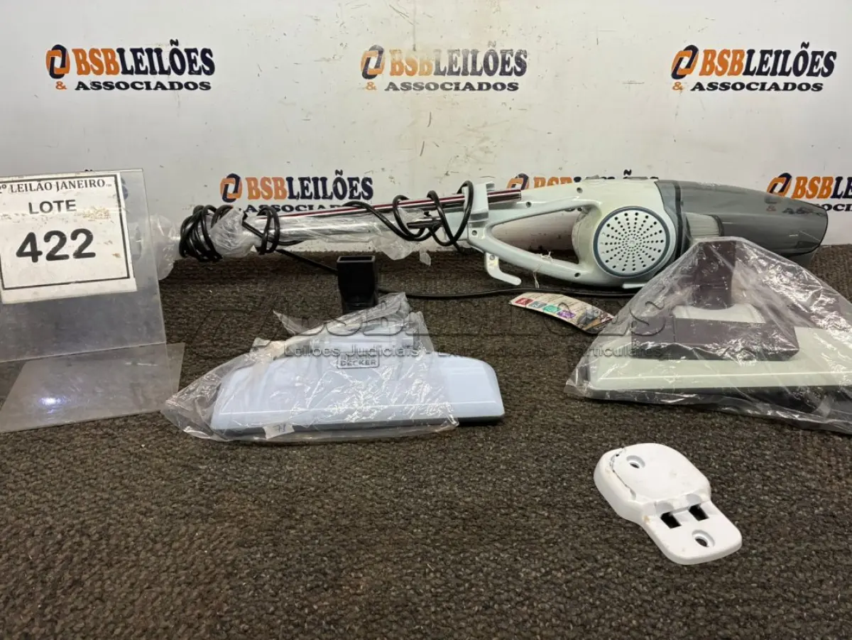 LOTE 422 - 01 ASPIRADOR DE PÓ MARCA BLACK DECKER. (NO ESTADO) ATENÇÃO! FAZER A VISITAÇÃO ANTES DE ARREMATAR, NÃO SABEMOS SE FUNCIONA. LEILÃO NÃO TEM GARANTIA E NEM DEVOLUÇÃO, SUJEITO A POSSÍVEIS AVARIAS VISÍVEIS/OCULTAS E/OU AUSÊNCIA DE COMPONENTES.