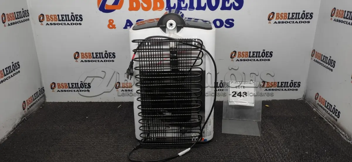 LOTE 243 - 01 PURIFICADOR DE ÁGUA MARCA COLORMAQ. (NO ESTADO) ATENÇÃO! FAZER A VISITAÇÃO ANTES DE ARREMATAR, NÃO SABEMOS SE FUNCIONA. LEILÃO NÃO TEM GARANTIA E NEM DEVOLUÇÃO, SUJEITO A POSSÍVEIS AVARIAS VISÍVEIS/OCULTAS E/OU AUSÊNCIA DE COMPONENTES.