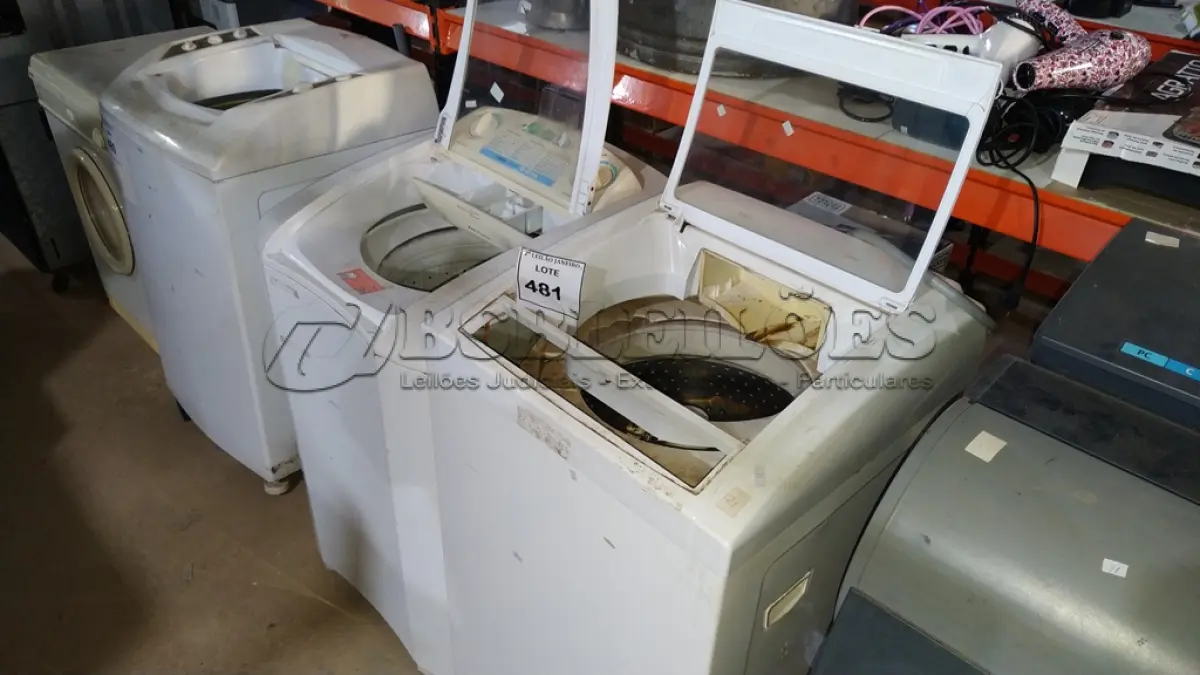 LOTE 481 - 02 MÁQUINAS DE LAVAR PARA RETIRADA DE PEÇAS. (NO ESTADO) ATENÇÃO! FAZER A VISITAÇÃO ANTES DE ARREMATAR, NÃO SABEMOS SE FUNCIONA, LEILÃO NÃO TEM GARANTIA E NEM DEVOLUÇÃO, SUJEITO A POSSÍVEIS AVARIAS VISÍVEIS/OCULTAS E/OU AUSÊNCIA DE COMPONENTES.