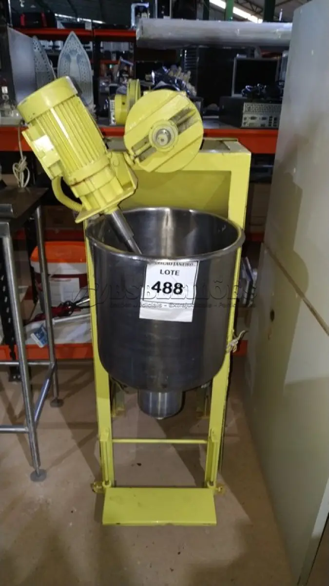 LOTE 488 - 01 MISTURADOR INDUSTRIAL EM INOX. (NO ESTADO) ATENÇÃO! FAZER A VISITAÇÃO ANTES DE ARREMATAR, NÃO SABEMOS SE FUNCIONA, LEILÃO NÃO TEM GARANTIA E NEM DEVOLUÇÃO, SUJEITO A POSSÍVEIS AVARIAS VISÍVEIS/OCULTAS E/OU AUSÊNCIA DE COMPONENTES.