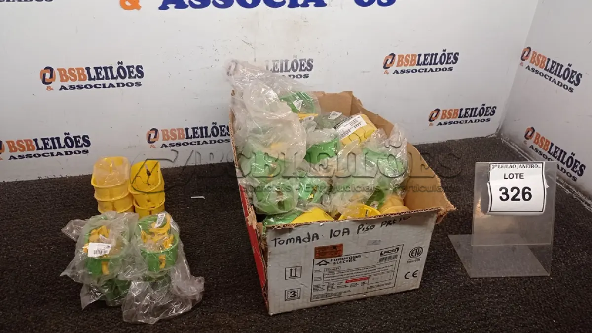 LOTE 326 - 01 LOTE COM GRANDE QUANTIDADE DE CAIXAS DE LUZ 4X2. (NO ESTADO) ATENÇÃO! FAZER A VISITAÇÃO ANTES DE ARREMATAR, NÃO SABEMOS SE FUNCIONA. LEILÃO NÃO TEM GARANTIA E NEM DEVOLUÇÃO, SUJEITO A POSSÍVEIS AVARIAS VISÍVEIS/OCULTAS E/OU AUSÊNCIA DE COMPONENTES.