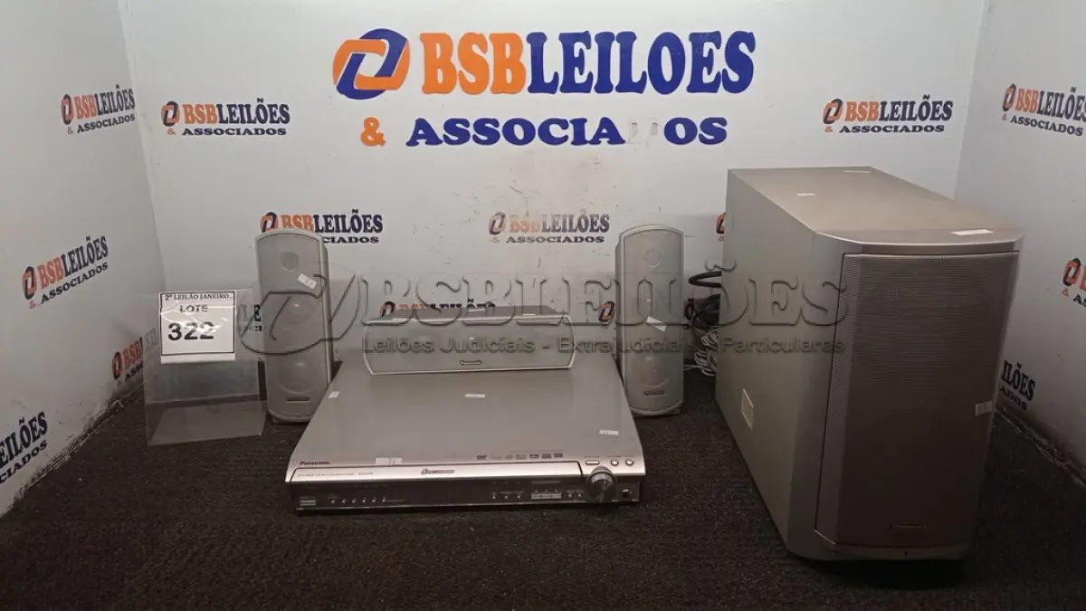 LOTE 322 - 01 HOMETHEATER SOUND SYTEM MODELO SA-HT730 COM 03 CAIXAS DE SOM MARCA PANASONIC. (NO ESTADO) ATENÇÃO! FAZER A VISITAÇÃO ANTES DE ARREMATAR, NÃO SABEMOS SE FUNCIONA. LEILÃO NÃO TEM GARANTIA E NEM DEVOLUÇÃO, SUJEITO A POSSÍVEIS AVARIAS VISÍVEIS/OCULTAS E/OU AUSÊNCIA DE COMPONENTES.