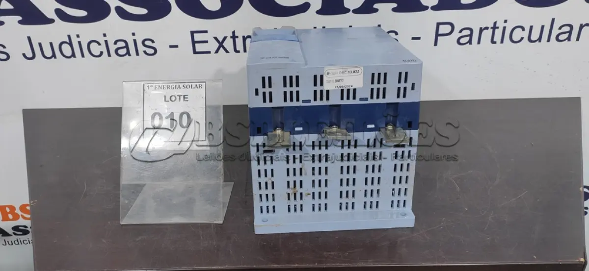 LOTE 010 - 01 CHAVE DE PARTIDA ESTÁTICA WEG MODELO SSWO70255T5SH2Z 255 A. (NO ESTADO) ATENÇÃO! FAZER A VISITAÇÃO ANTES DE ARREMATAR, NÃO SABEMOS SE FUNCIONA, LEILÃO NÃO TEM GARANTIA E NEM DEVOLUÇÃO, SUJEITO A POSSÍVEIS AVARIAS VISÍVEIS/OCULTAS E/OU AUSÊNCIA DE COMPONENTES.