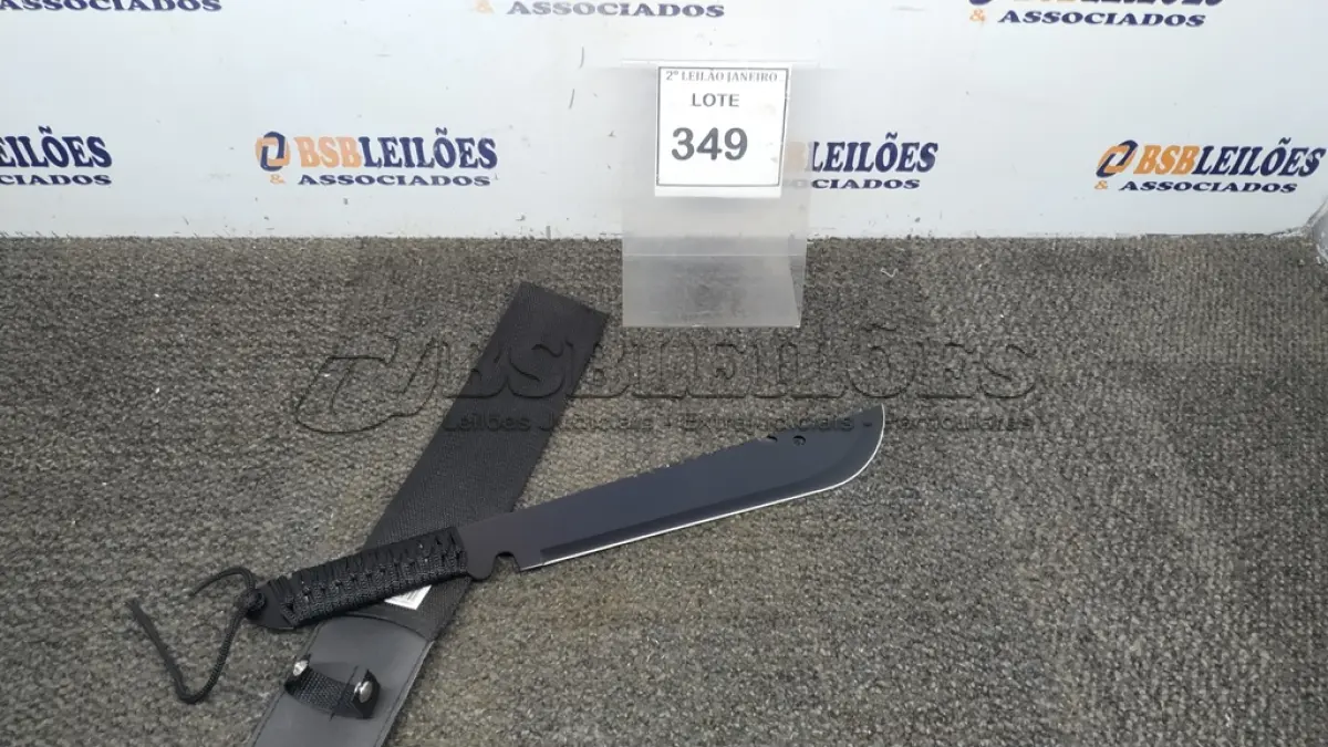 LOTE 349 - 01 FACÃO DO RAMBO CABO COM PARACORD FULL TANG BAINHA DE NYLON TAMANHO TOTAL 48,5CM PESO 526G JÁ AFIADA (PRODUTO NOVO). (NO ESTADO) ATENÇÃO! FAZER A VISITAÇÃO ANTES DE ARREMATAR, NÃO SABEMOS SE FUNCIONA. LEILÃO NÃO TEM GARANTIA E NEM DEVOLUÇÃO, SUJEITO A POSSÍVEIS AVARIAS VISÍVEIS/OCULTAS E/OU AUSÊNCIA DE COMPONENTES.