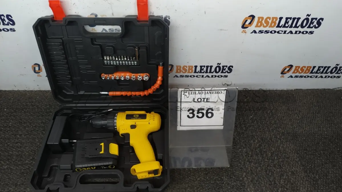 LOTE 356 - 01 PARAFUSADEIRA 36V A BATERIA COM MALETA E BITS (PRODUTO NOVO). (NO ESTADO) ATENÇÃO! FAZER A VISITAÇÃO ANTES DE ARREMATAR, NÃO SABEMOS SE FUNCIONA. LEILÃO NÃO TEM GARANTIA E NEM DEVOLUÇÃO, SUJEITO A POSSÍVEIS AVARIAS VISÍVEIS/OCULTAS E/OU AUSÊNCIA DE COMPONENTES.