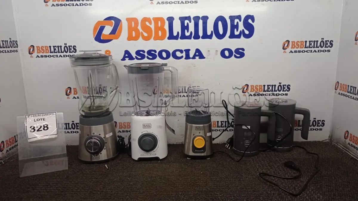 LOTE 328 - 02 ESPUMADORES DE LEITE MARCA BLACK DECKER, 01 LIQUIDIFICADOR PESSOAS FREESTYLE MARCA BLACK DECKER, 01 LIQUIDIFICADOR MARCA BLACK DECKER, 01 BASE DE LIQUIDIFICADOR, 01 MINIPROCESSADOR MARCA BLACK DECKER E 01 COPO DE LIQUIDIFICADOR MARCA BLACK DECKER. (NO ESTADO) ATENÇÃO! FAZER A VISITAÇÃO ANTES DE ARREMATAR, NÃO SABEMOS SE FUNCIONA. LEILÃO NÃO TEM GARANTIA E NEM DEVOLUÇÃO, SUJEITO A POSSÍVEIS AVARIAS VISÍVEIS/OCULTAS E/OU AUSÊNCIA DE COMPONENTES.