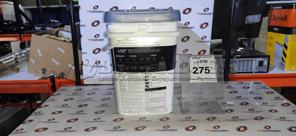 LOTE 275 - 01 BALDE DE TINTA ACRÍLICA ECONÔMICA DE 18L INTERIOR NA COR FOSCO BRANCO VALIDADE 09/28 MARCA SUVINIL. (NO ESTADO) ATENÇÃO! FAZER A VISITAÇÃO ANTES DE ARREMATAR, NÃO SABEMOS SE FUNCIONA. LEILÃO NÃO TEM GARANTIA E NEM DEVOLUÇÃO, SUJEITO A POSSÍVEIS AVARIAS VISÍVEIS/OCULTAS E/OU AUSÊNCIA DE COMPONENTES.