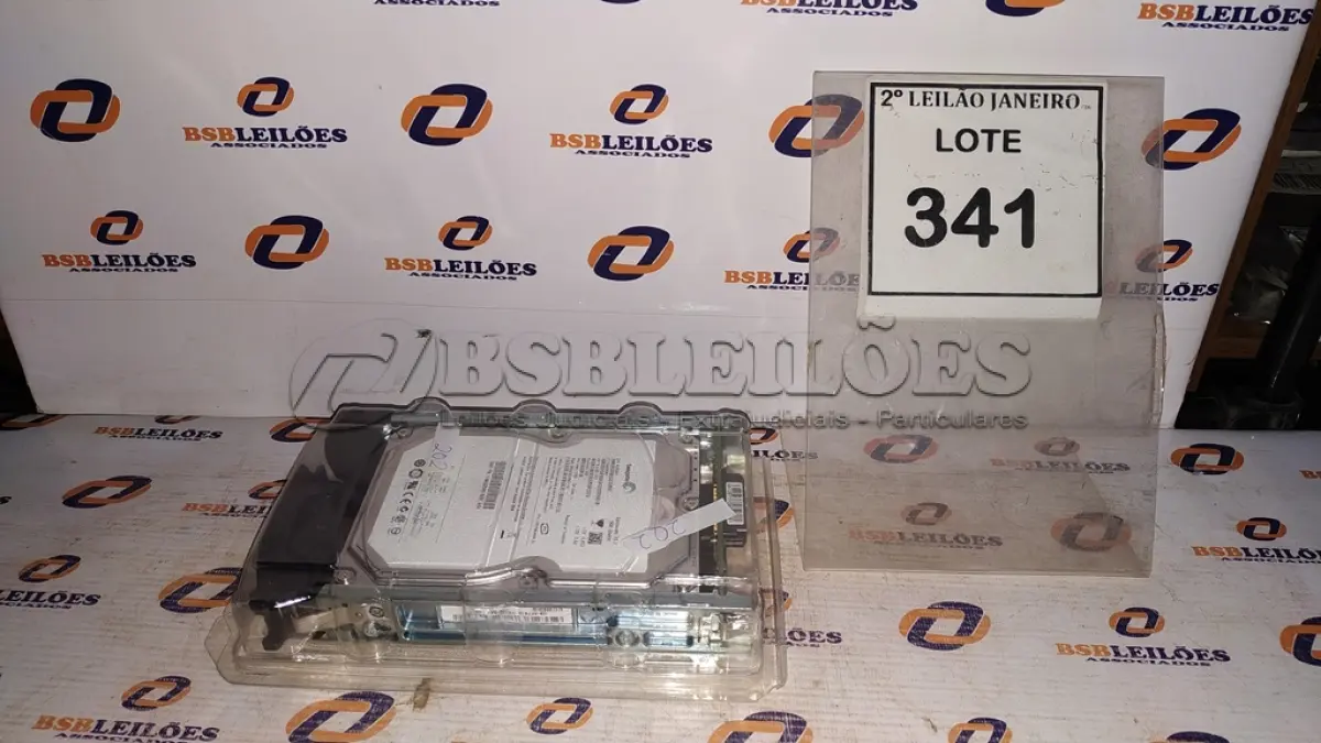 LOTE 341 - 01 HD SAS DE 1 TB. (NO ESTADO) ATENÇÃO! FAZER A VISITAÇÃO ANTES DE ARREMATAR, NÃO SABEMOS SE FUNCIONA. LEILÃO NÃO TEM GARANTIA E NEM DEVOLUÇÃO, SUJEITO A POSSÍVEIS AVARIAS VISÍVEIS/OCULTAS E/OU AUSÊNCIA DE COMPONENTES.