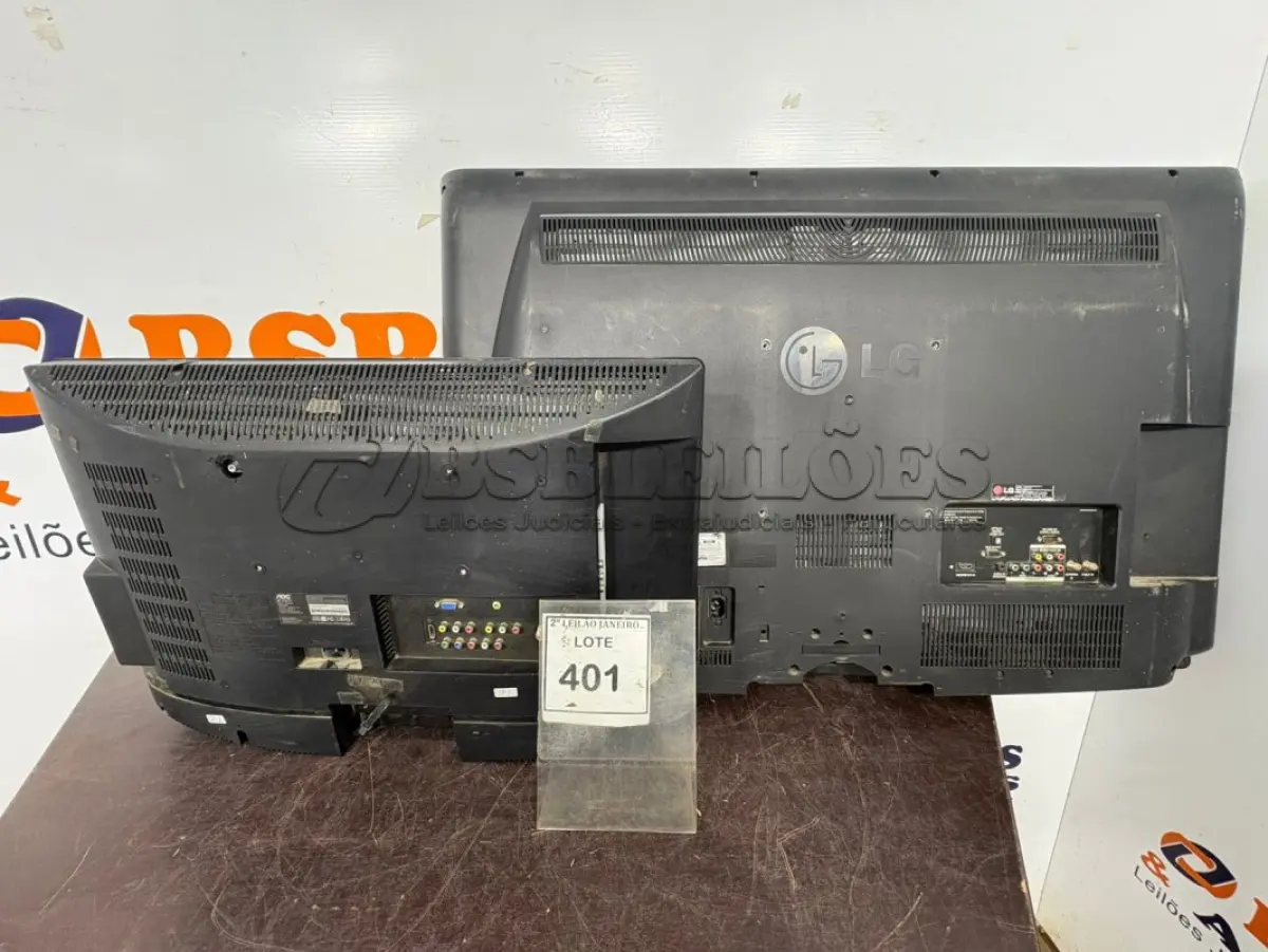 LOTE 401 - 01 TV LCD 46’’ MARCA LG E 01 TV LCD 26’’ MARCA AOC. (NO ESTADO) ATENÇÃO! FAZER A VISITAÇÃO ANTES DE ARREMATAR, NÃO SABEMOS SE FUNCIONA. LEILÃO NÃO TEM GARANTIA E NEM DEVOLUÇÃO, SUJEITO A POSSÍVEIS AVARIAS VISÍVEIS/OCULTAS E/OU AUSÊNCIA DE COMPONENTES.