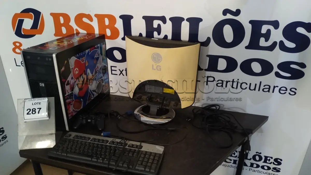 LOTE 287 - 01 COMPUTADOR ARCADE COM 02 CONTROLES E JOGOS INSTALADOS. (NO ESTADO) ATENÇÃO! FAZER A VISITAÇÃO ANTES DE ARREMATAR, NÃO SABEMOS SE FUNCIONA, LEILÃO NÃO TEM GARANTIA E NEM DEVOLUÇÃO, SUJEITO A POSSÍVEIS AVARIAS VISÍVEIS/OCULTAS E/OU AUSÊNCIA DE COMPONENTES.