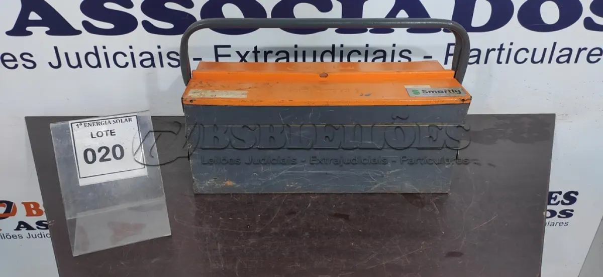 LOTE 020 - 01 MALETA PARA FERRAMENTAS. (NO ESTADO) ATENÇÃO! FAZER A VISITAÇÃO ANTES DE ARREMATAR, NÃO SABEMOS SE FUNCIONA, LEILÃO NÃO TEM GARANTIA E NEM DEVOLUÇÃO, SUJEITO A POSSÍVEIS AVARIAS VISÍVEIS/OCULTAS E/OU AUSÊNCIA DE COMPONENTES.