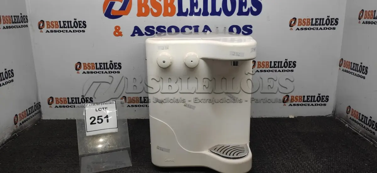 LOTE 251 - 01 PURIFICADOR DE ÁGUA. (NO ESTADO) ATENÇÃO! FAZER A VISITAÇÃO ANTES DE ARREMATAR, NÃO SABEMOS SE FUNCIONA. LEILÃO NÃO TEM GARANTIA E NEM DEVOLUÇÃO, SUJEITO A POSSÍVEIS AVARIAS VISÍVEIS/OCULTAS E/OU AUSÊNCIA DE COMPONENTES.