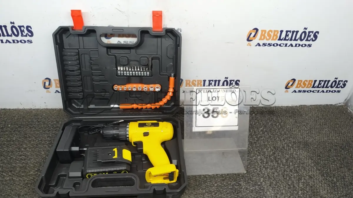 LOTE 356 - 01 PARAFUSADEIRA 36V A BATERIA COM MALETA E BITS (PRODUTO NOVO). (NO ESTADO) ATENÇÃO! FAZER A VISITAÇÃO ANTES DE ARREMATAR, NÃO SABEMOS SE FUNCIONA. LEILÃO NÃO TEM GARANTIA E NEM DEVOLUÇÃO, SUJEITO A POSSÍVEIS AVARIAS VISÍVEIS/OCULTAS E/OU AUSÊNCIA DE COMPONENTES.